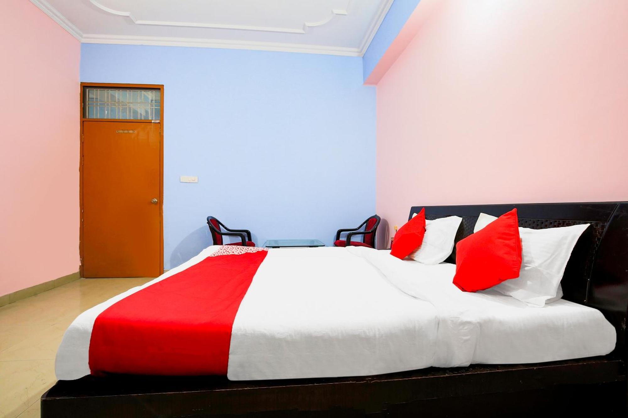 Oyo Flagship 37109 Mangalam Guest House Chinhat Exterior photo